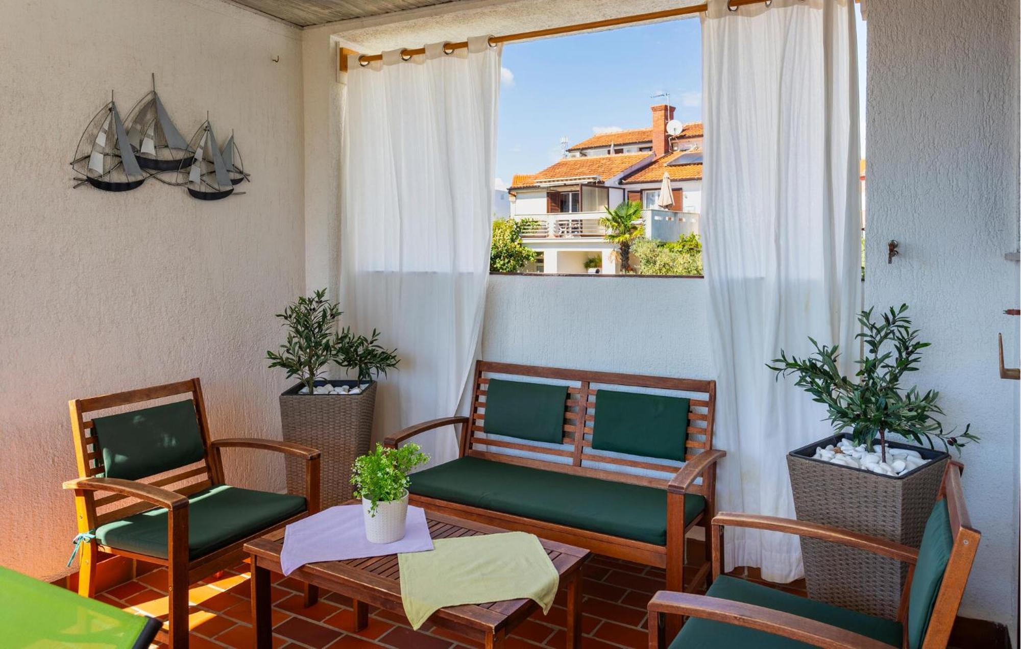 3 Bedroom Stunning Apartment In Krk Đảo Krk Ngoại thất bức ảnh